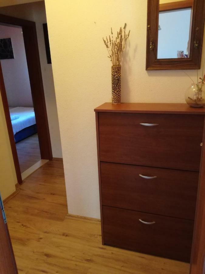 Apartman Mari โตรกีร์ ภายนอก รูปภาพ